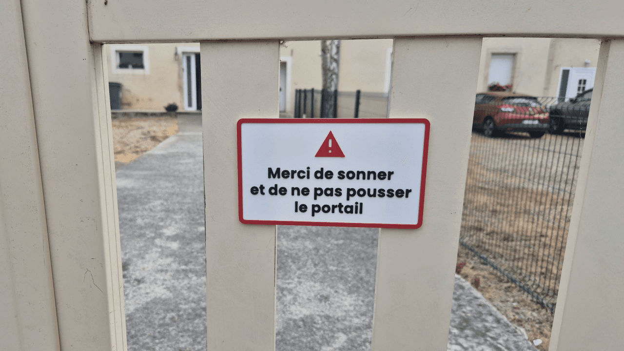Custom “Please ring the bell, don't push the gate” panel, 3D printed and mounted on a gate